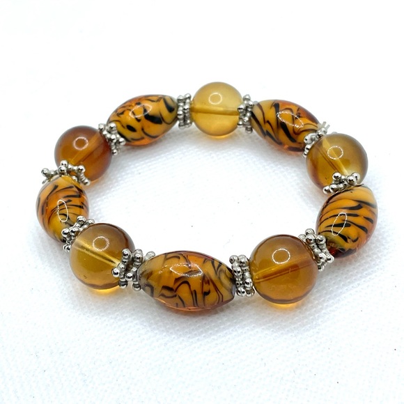 Amber Toned Glass Bead Bracelet W/ Marbled Accent Design - Picture 4 of 4